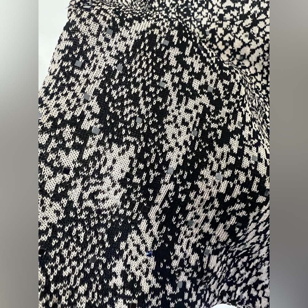 St. John Black Tan Animal Print Knit Sleeveless Mock Neck Sequin Top Size M - Picture 7 of 8